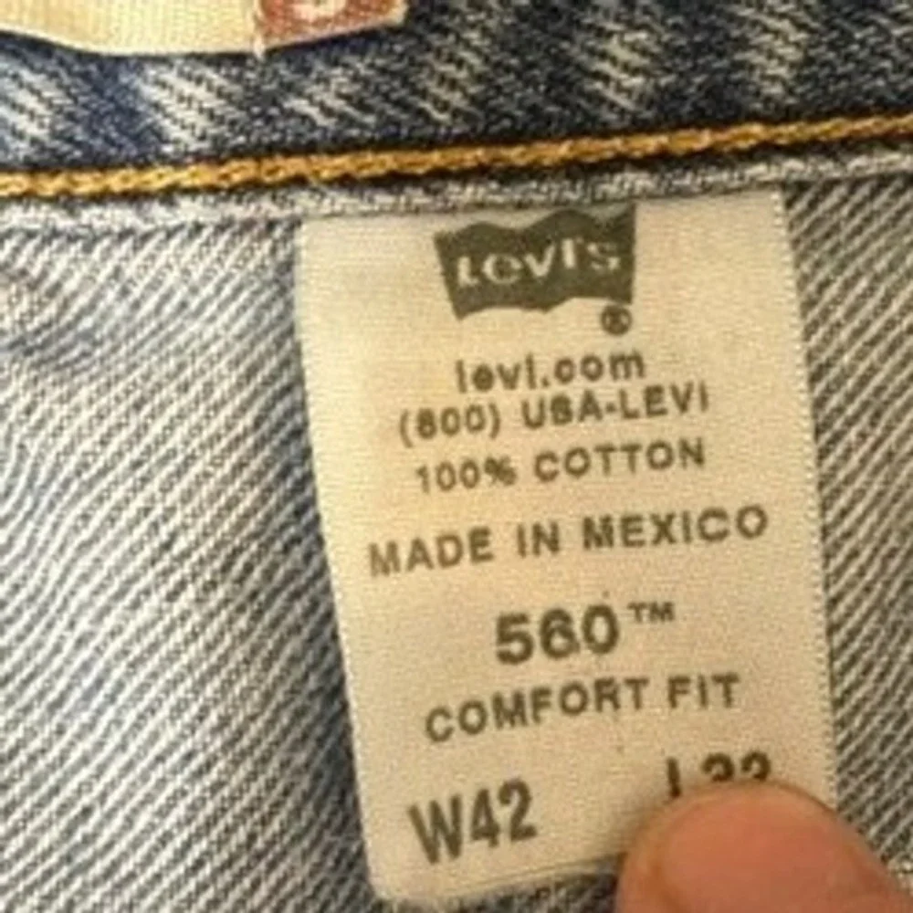 Vintage Levi's 560 Jeans Mens 42x32 Light Wash Comfort Fit Tapered Leg Denim